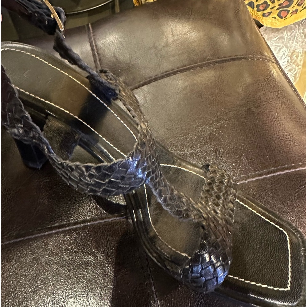 ESCADA BLACK LEATHER SHOES